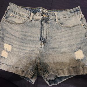Denizen from Levi's - jean shorts